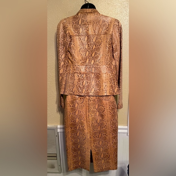 Son-Ya Sz S-XS Jacket & Variazioni lined Pencil Skirt Sz 2 Tan Snakeskin - Picture 8 of 15